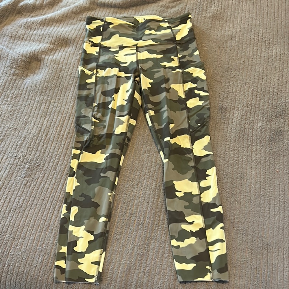 Lululemon fast and free size 6 23inch